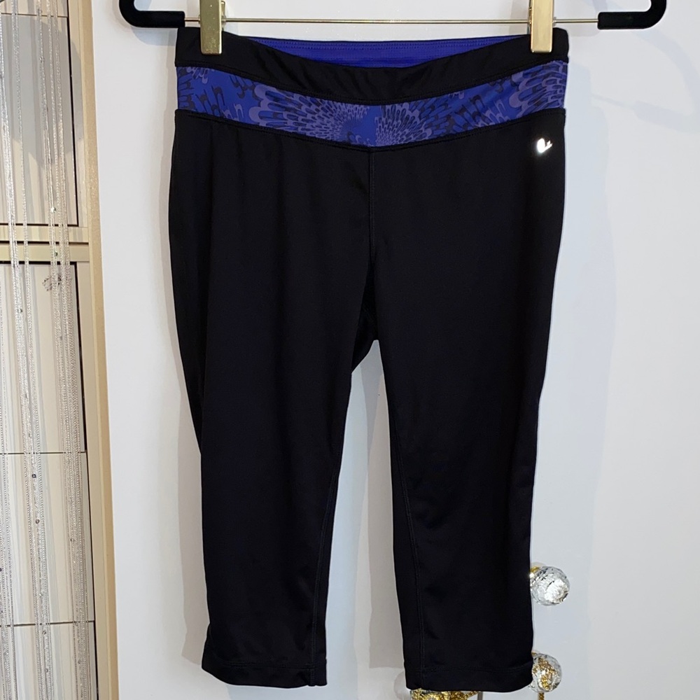 Black and Purple Exercise Activewear Capri Leggings Size XS